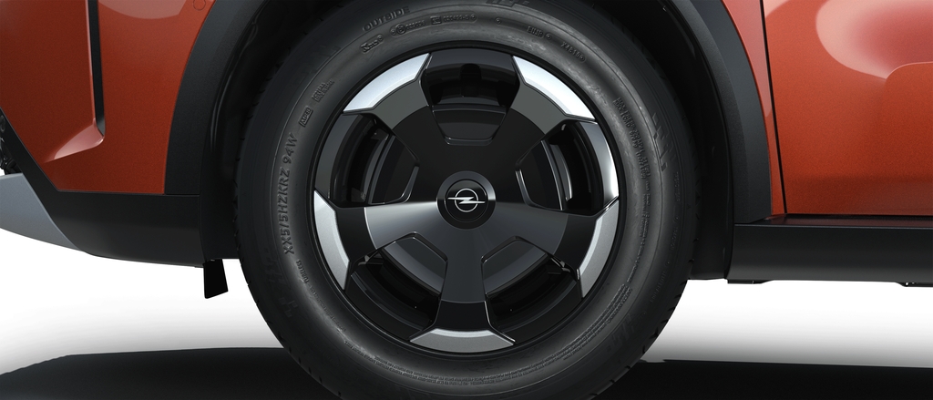 Obręcze kół stalowe 16x6,5, z oponami 215/65 R16